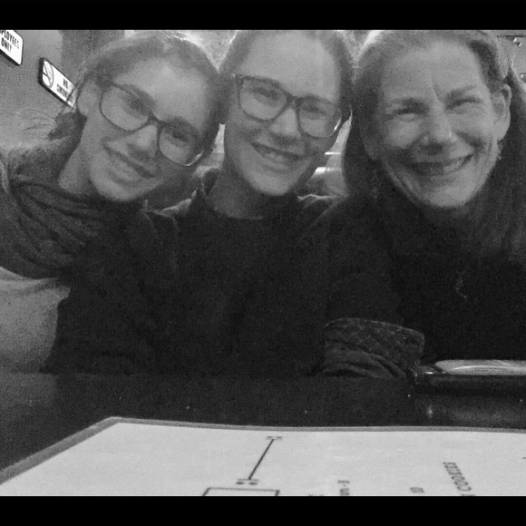 Meet your Posher, Deb - Picture 1 of 1